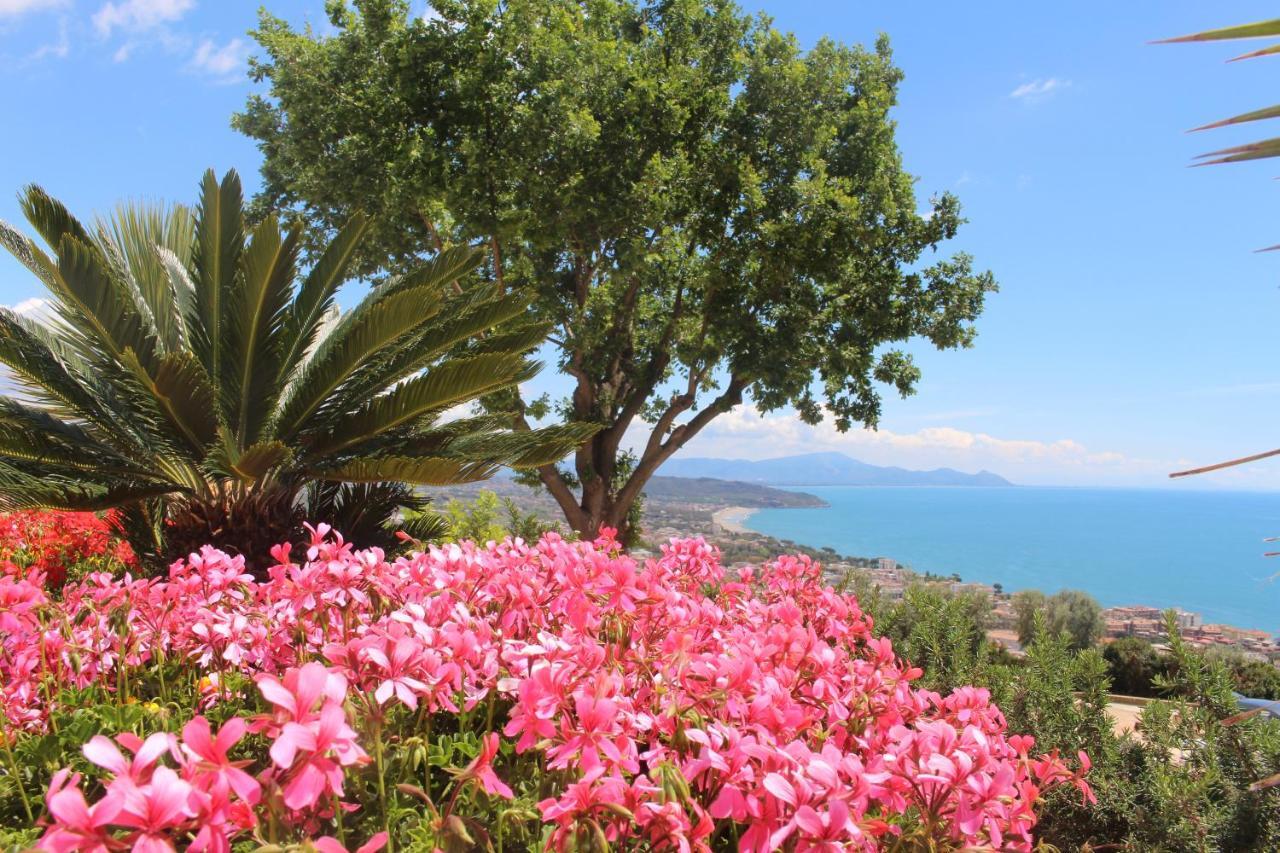 Villa Treglia B&B Formia Bagian luar foto